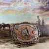 Hebillla Caballero Color Cobre Herradura con Caballo Detalles Verdes
