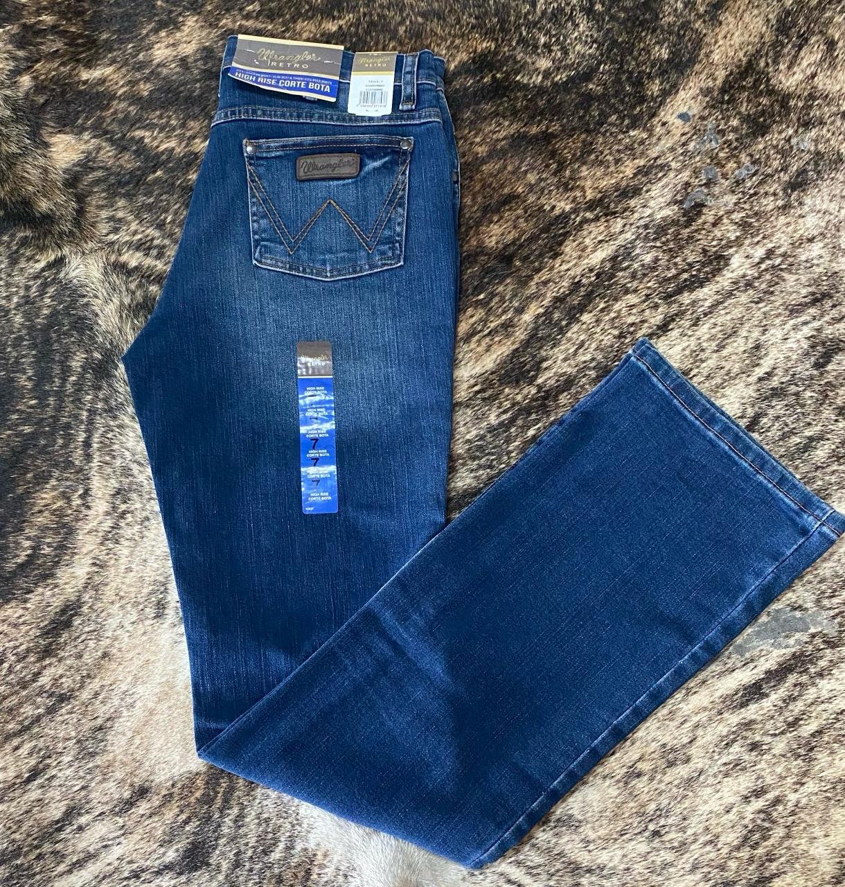 PANTALON DAMA WRANGLER HIGH RISE CORTE BOTA 2
